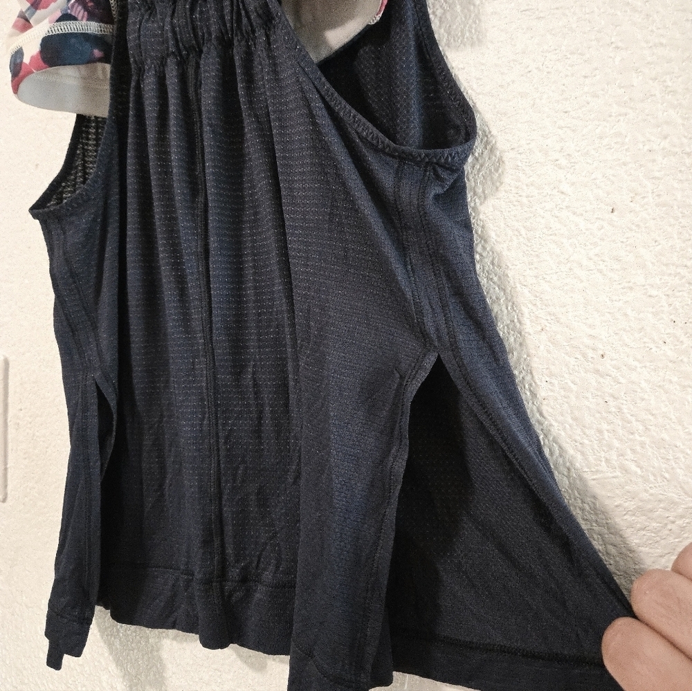 Lululemon Women's Navy Blue Racerback Tank Top - Picture 7 of 9